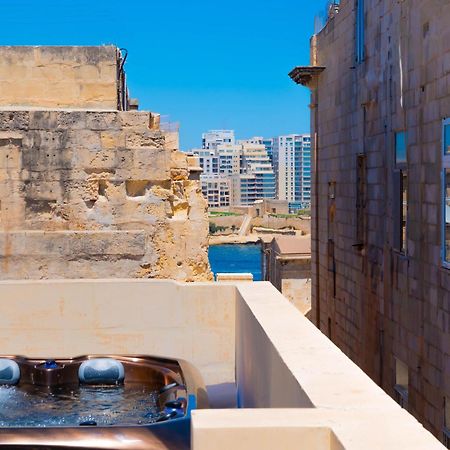 Exquisite 3-Bedroom Duplex Penthouse With Jacuzzi In Valletta Centre Exterior foto