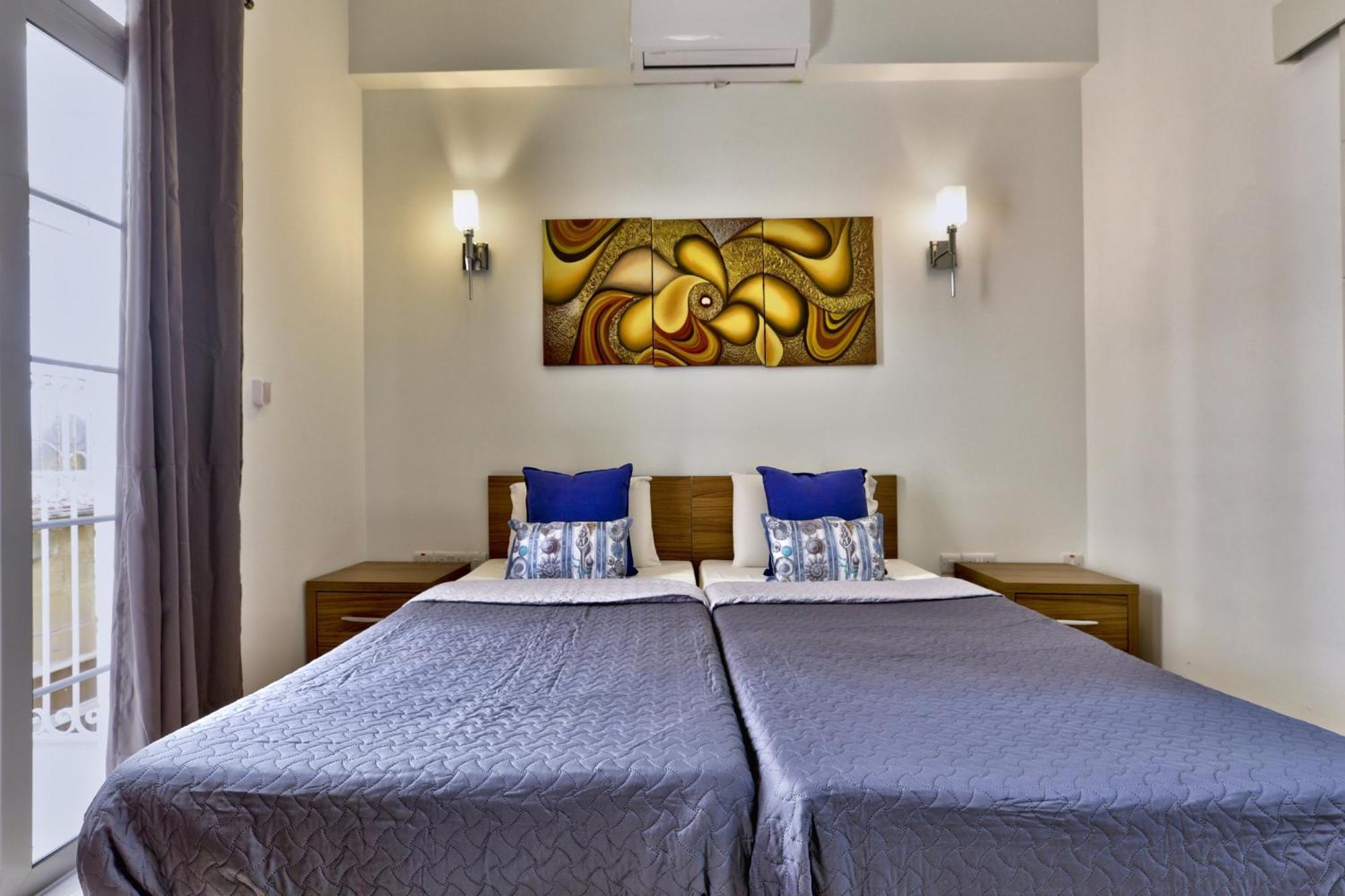 Exquisite 3-Bedroom Duplex Penthouse With Jacuzzi In Valletta Centre Exterior foto