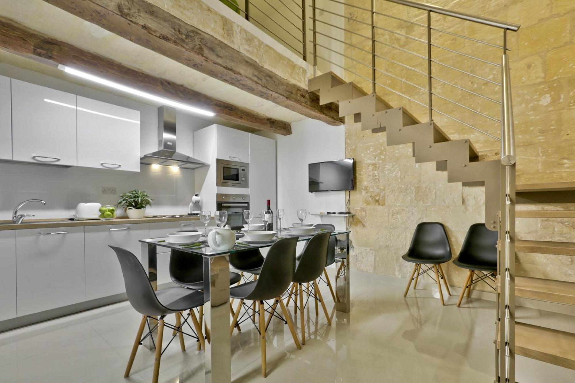 Exquisite 3-Bedroom Duplex Penthouse With Jacuzzi In Valletta Centre Exterior foto