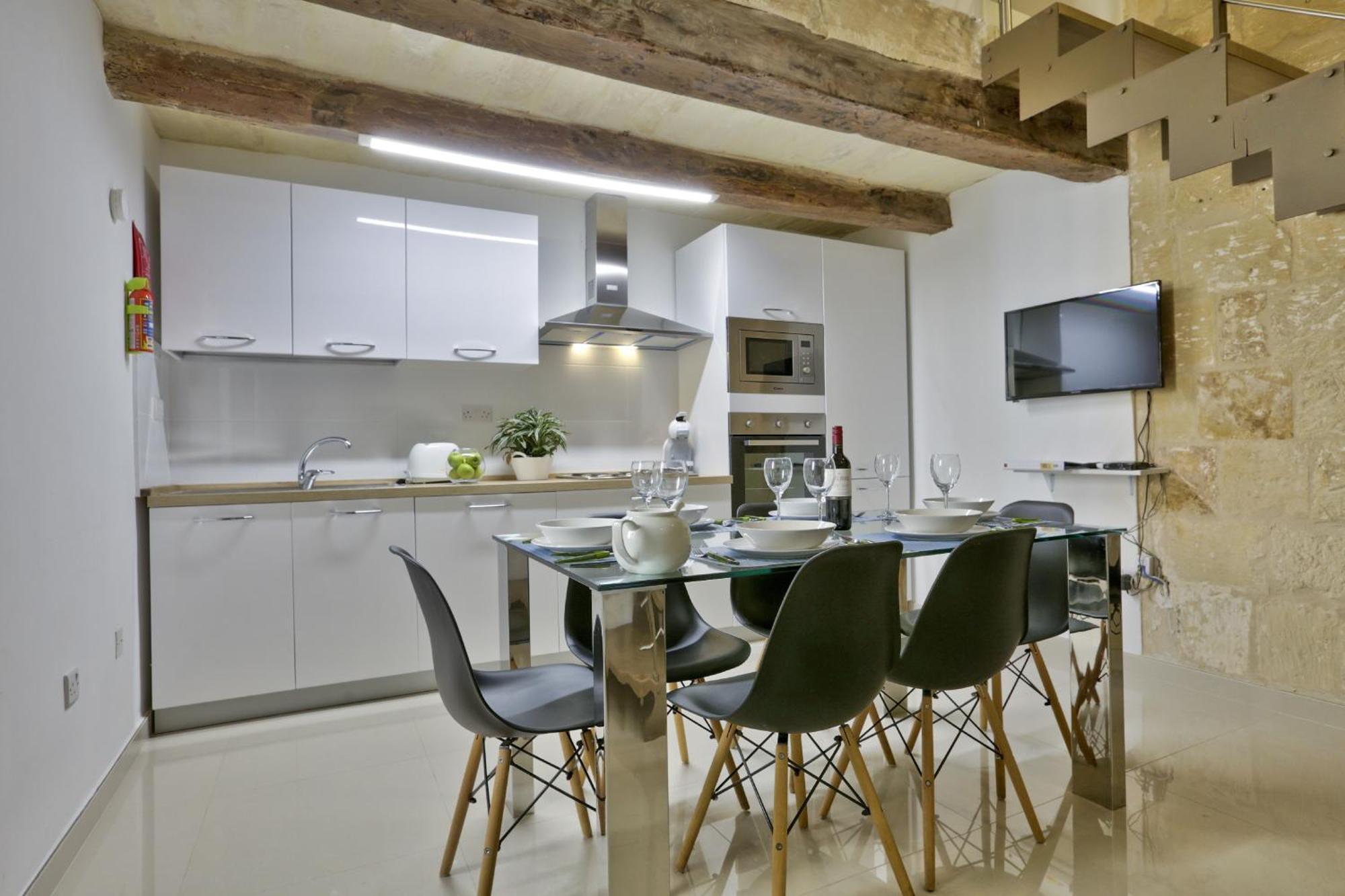 Exquisite 3-Bedroom Duplex Penthouse With Jacuzzi In Valletta Centre Exterior foto