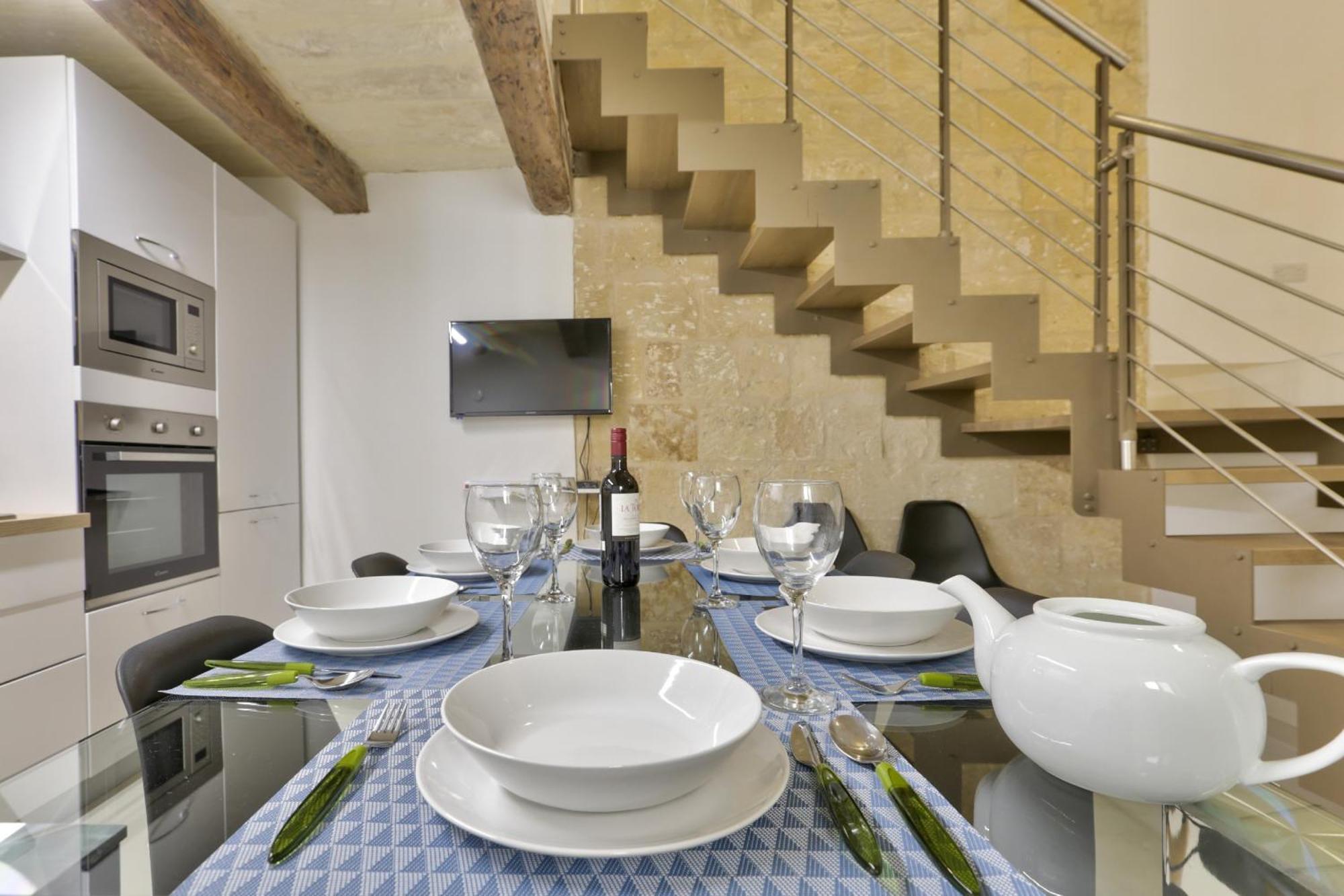Exquisite 3-Bedroom Duplex Penthouse With Jacuzzi In Valletta Centre Exterior foto