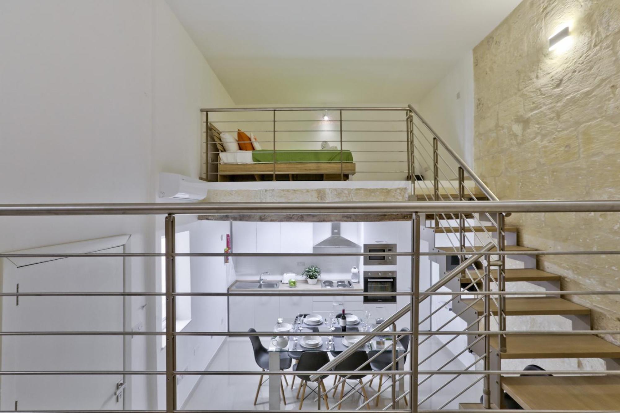 Exquisite 3-Bedroom Duplex Penthouse With Jacuzzi In Valletta Centre Exterior foto